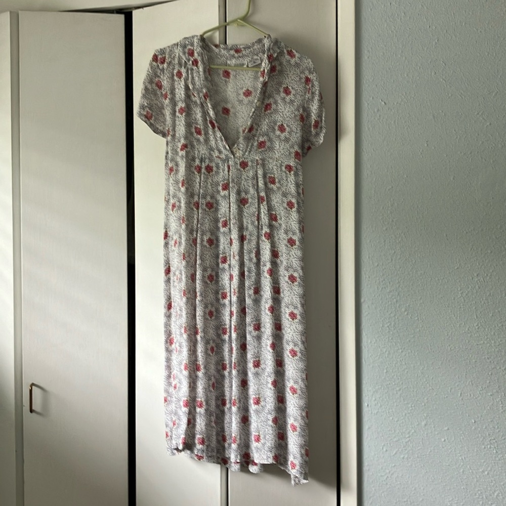 Beautiful lightweight maternity dress